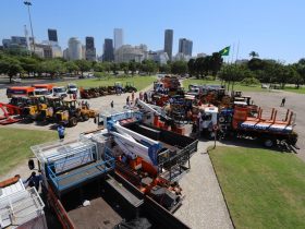 Comlurb recebe novos equipamentos e veículos