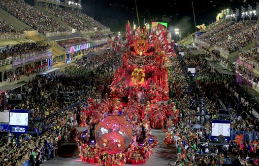 CAXIAS EM FESTA ATÉ O SOL RAIAR! Grande Rio é campeã do Grupo Especial do Carnaval