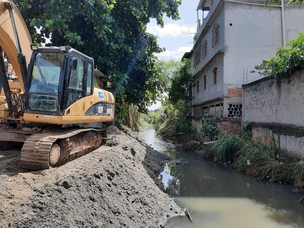 Prefeitura do Rio inicia obra de canalização em rio na Pavuna
