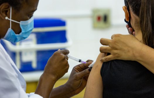 Governo do Estado inicia campanha de vacinação contra a gripe. Saiba quando é a sua vez.