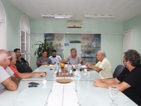 Engenheiros e Arquitetos entregam Minuta do Código de Obras de Búzios para o prefeito Alexandre Martins