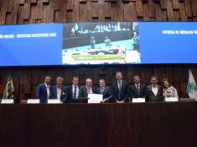 Secretário Nelson Rocha recebe Medalha Tiradentes, maior honraria da Alerj