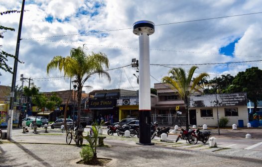 Totem inteligente de sete metros de altura fará vigilância no Centro de Tanguá