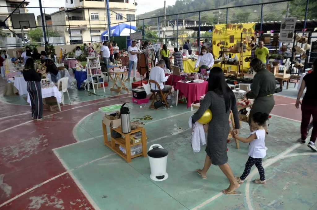 Feira do Empreendedor faz sucesso na Colônia Santo Antônio, em Barra Mansa
