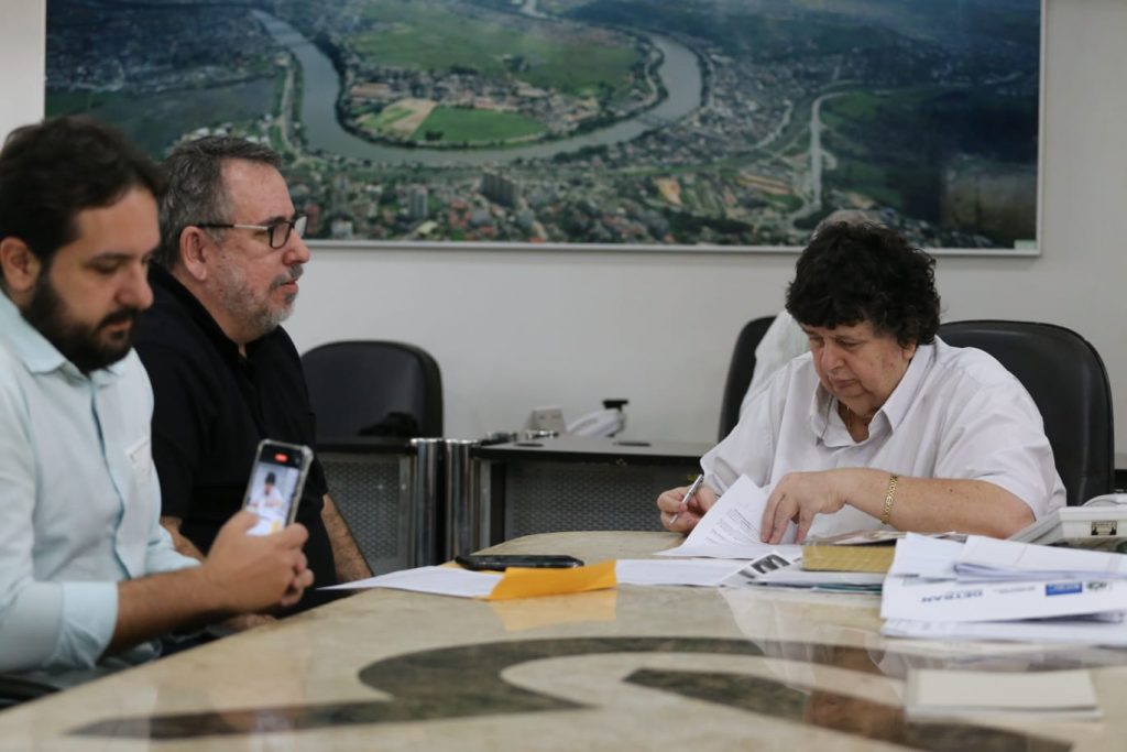 Prefeitura de Volta Redonda assina convênio para transferir posto do Detran para o Park Sul