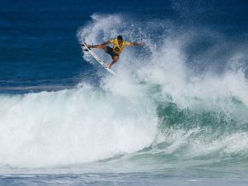 Campeonato Mundial de Surfe agita Saquarema até dia 30; veja como foi o primeiro dia