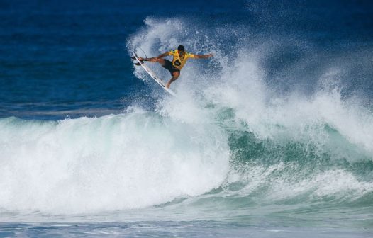 Campeonato Mundial de Surfe agita Saquarema até dia 30; veja como foi o primeiro dia