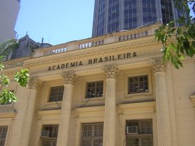 Prefeitura do Rio inaugura segunda placa do Circuito da Literatura, que homenageia imortais