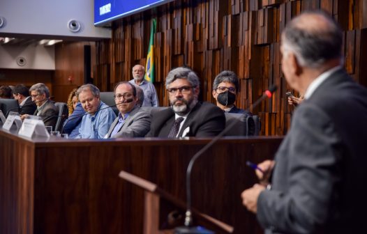 Deputados querem ir a Brasília para evitar bloqueio de verbas de universidades