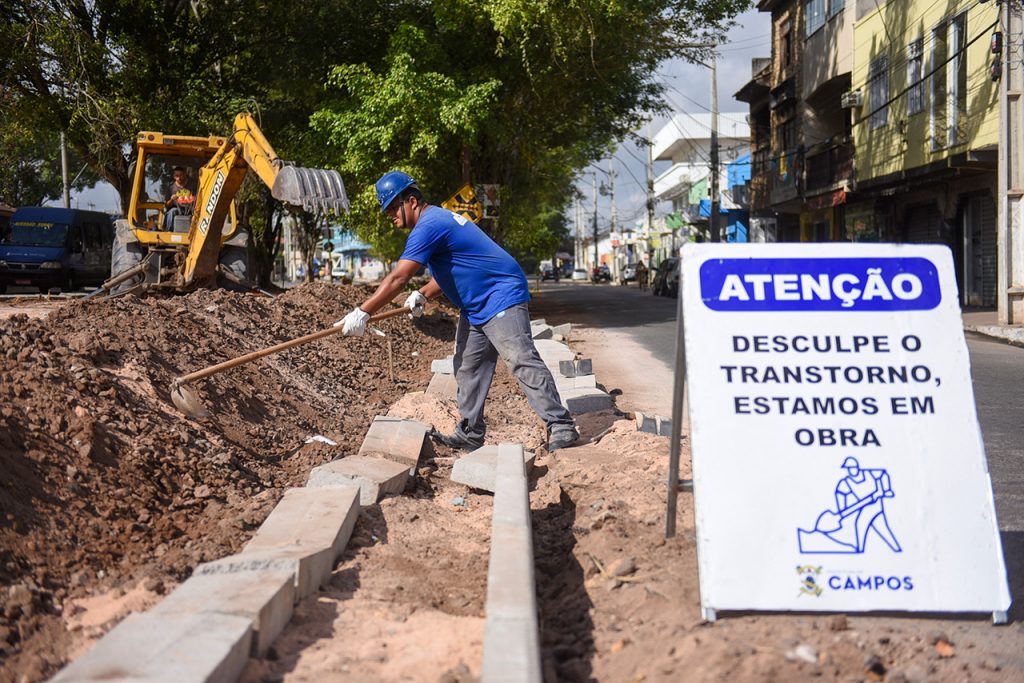 Prefeitura de Campos inicia obras para construção de calçadão em avenida de Campos