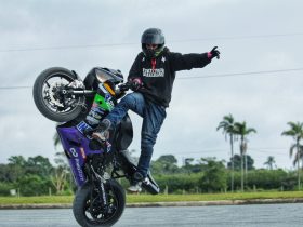 Amor pelo Whelling e paixão pelo Vasco. Sonho de criança realizado em cima da moto