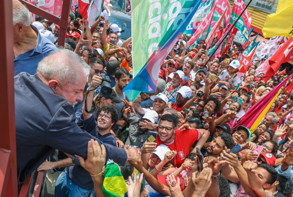Em votação apertada, Lula vence Bolsonaro e será presidente do Brasil pela 3ª vez