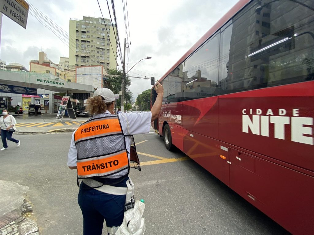 Passe livre para a democracia. Veja as cidades que terão ônibus de graça neste domingo