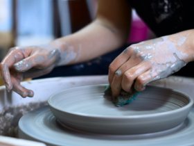 Artesãos de Macaé se preparam para temporada de férias