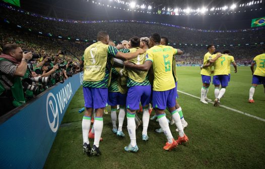 No embalo do cria Vini JR e faro de gol de Richarlison, Brasil vence Sérvia por 2 a 0
