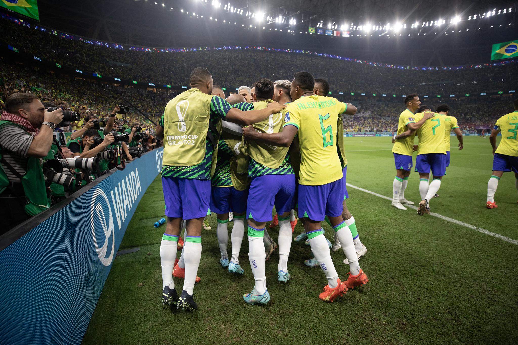 Com golaço de Richarlison, Brasil estreia com vitória na Copa do Mundo