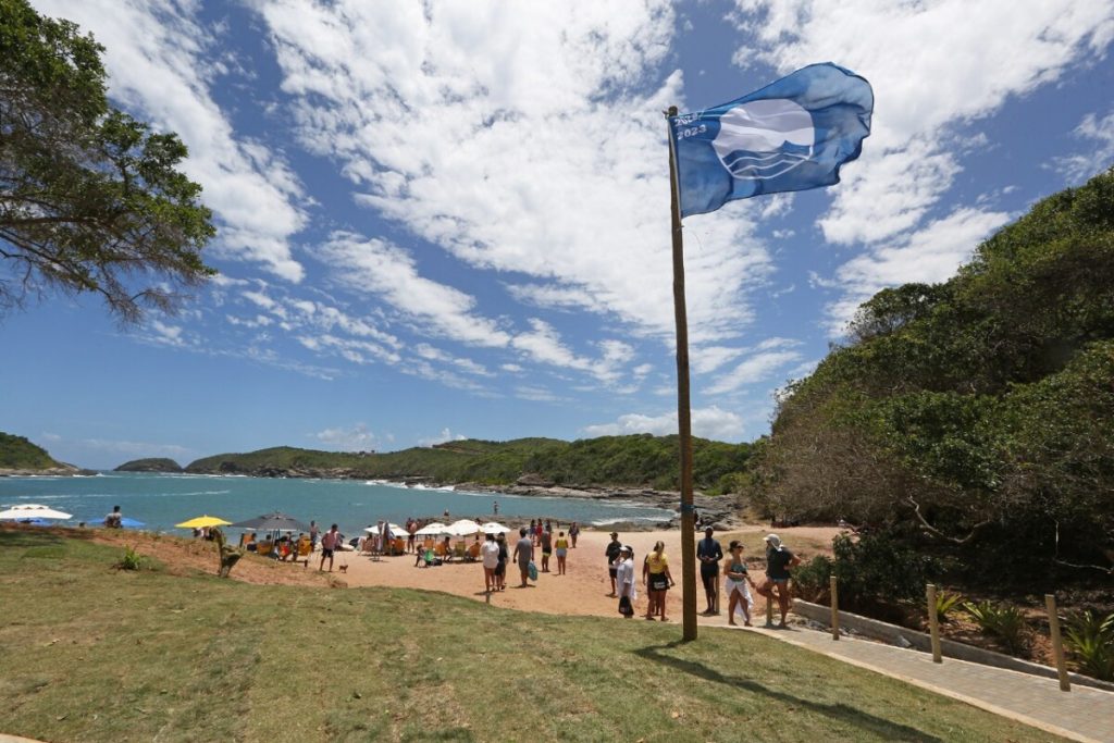 Prefeitura de Búzios discute reordenamento de praias para o Programa Bandeira Azul