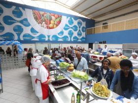 Restaurantes populares da capital oferecerão refeições gratuitas na semana de Natal