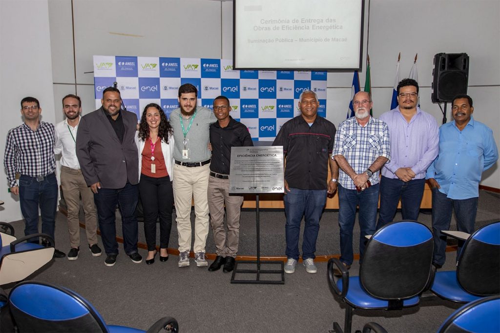 Macaé celebra modernização da iluminação pública do município