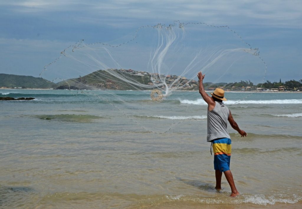 Mais de 60 famílias de pescadores de Búzios entram o ano com Auxílio Emergencial