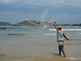 Mais de 60 famílias de pescadores de Búzios entram o ano com Auxílio Emergencial