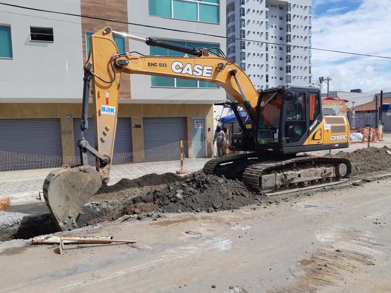 Ruas em Macaé sofrerão interdições para o avanço das obras de saneamento