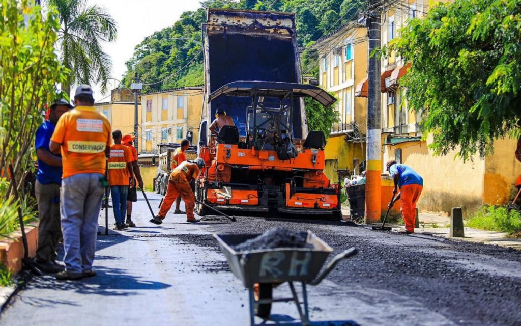 Projeto Tapa-Buraco leva asfalto a três bairros do município de Belford Roxo