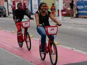 Prefeitura de Maricá abre estações das bicicletas vermelhinhas em Ponta Negra e Itaipuaçu