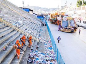<strong>Comlurb já recolheu mais de mil toneladas de lixo no Carnaval do Rio</strong>
