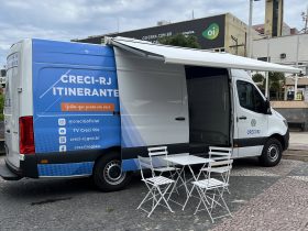 Creci itinerante faz sucesso na Região dos Lagos