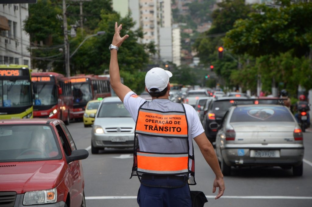 Niterói muda esquema de trânsito no Engenho do Mato