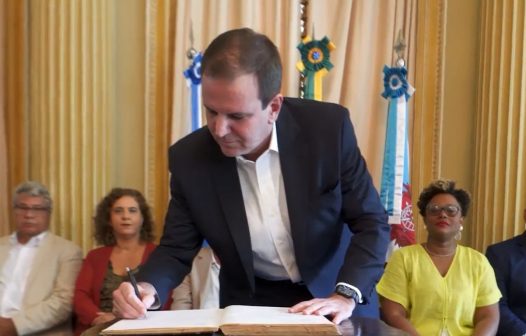 Eduardo Paes dá posse a 14 novos secretários municipais no Palácio da Cidade