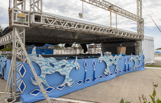 <strong>Prefeitura de Macaé inicia a decoração dos palcos que farão parte do Carnaval da Alegria</strong>