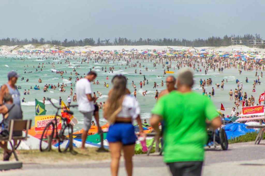 Prefeitura de Cabo Frio realiza ação educativa sobre cuidados de Verão e Carnaval 2023