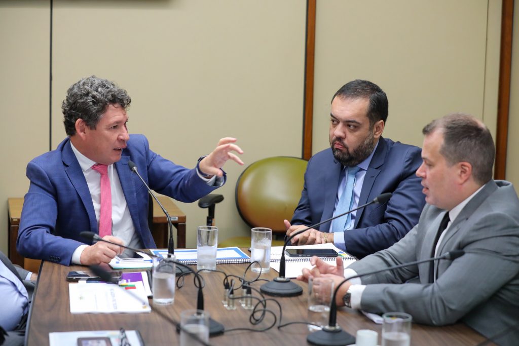 <strong>Cláudio Castro se encontra com deputados em Brasília para tratar da Reforma Tributária</strong>