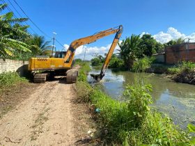 Prefeitura de Duque de Caxias segue com a limpeza canais para evitar enchentes 