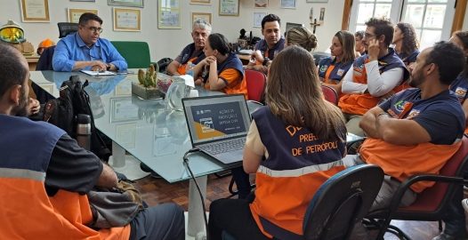 Prefeitura de Petrópolis e Defesa Civil de Maricá debatem ações contra catástrofes climáticas