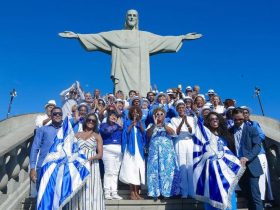 Portela completa 100 anos e festeja em diversos pontos da cidade do Rio