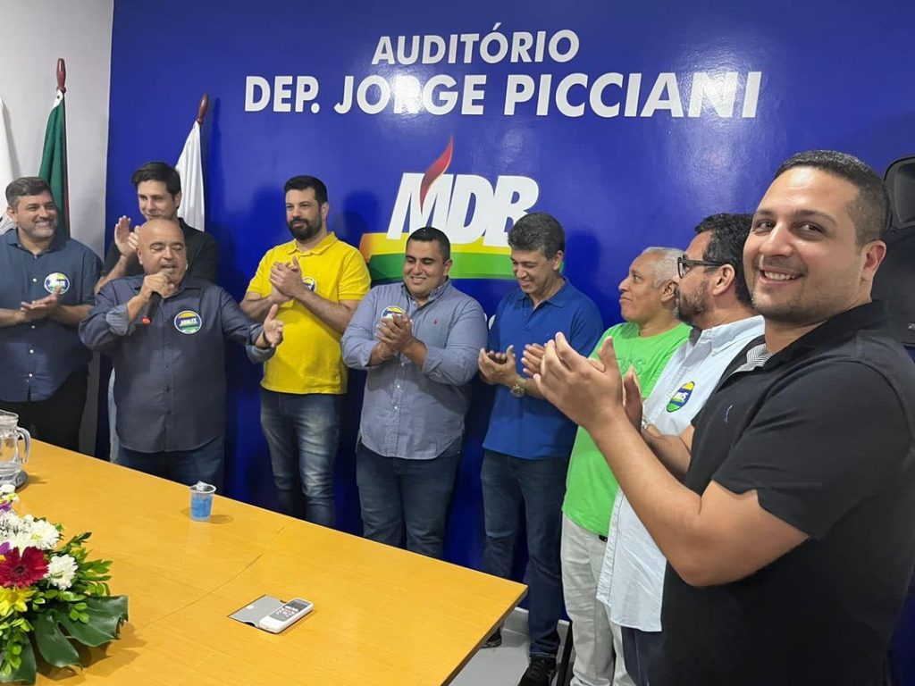 Reginaldo Gomes toma posse como presidente do Diretório Municipal do MDB em Belford Roxo