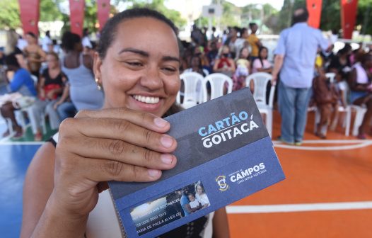 Prefeitura de Campos entrega Cartões Goitacá para novos beneficiários de 914 famílias