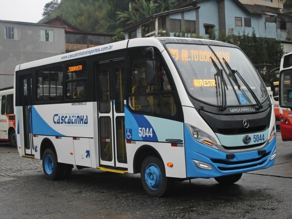 Prefeitura de Petrópolis reforça frota de ônibus após incêndio que atingiu garage de empresas