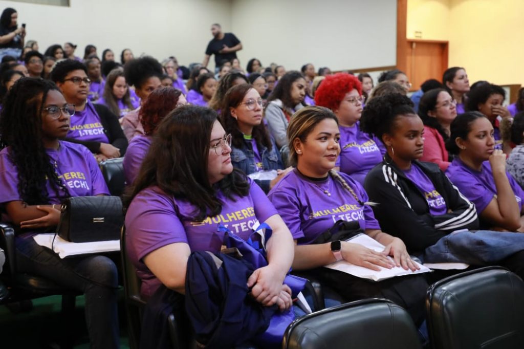 Prefeitura do Rio inicia 2° edição do curso Mulheres.Tech, com 194 alunas inscritas