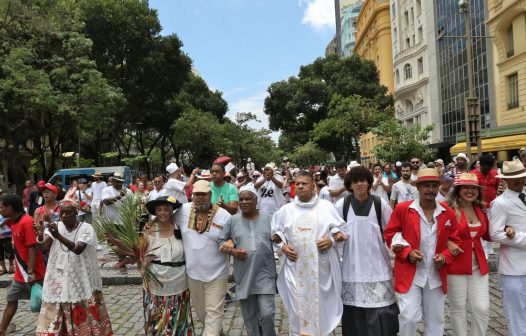 Quem ataca símbolos religiosos não pode ser contratado pela Prefeitura do Rio
