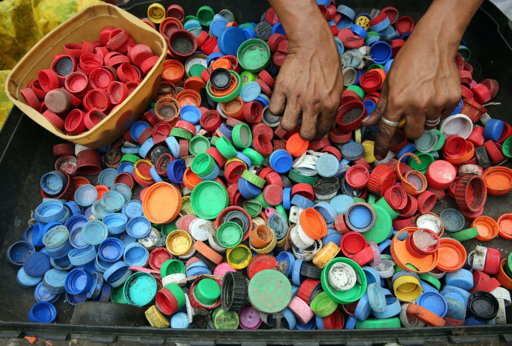 Campanha de coleta de tampinhas plásticas na capital