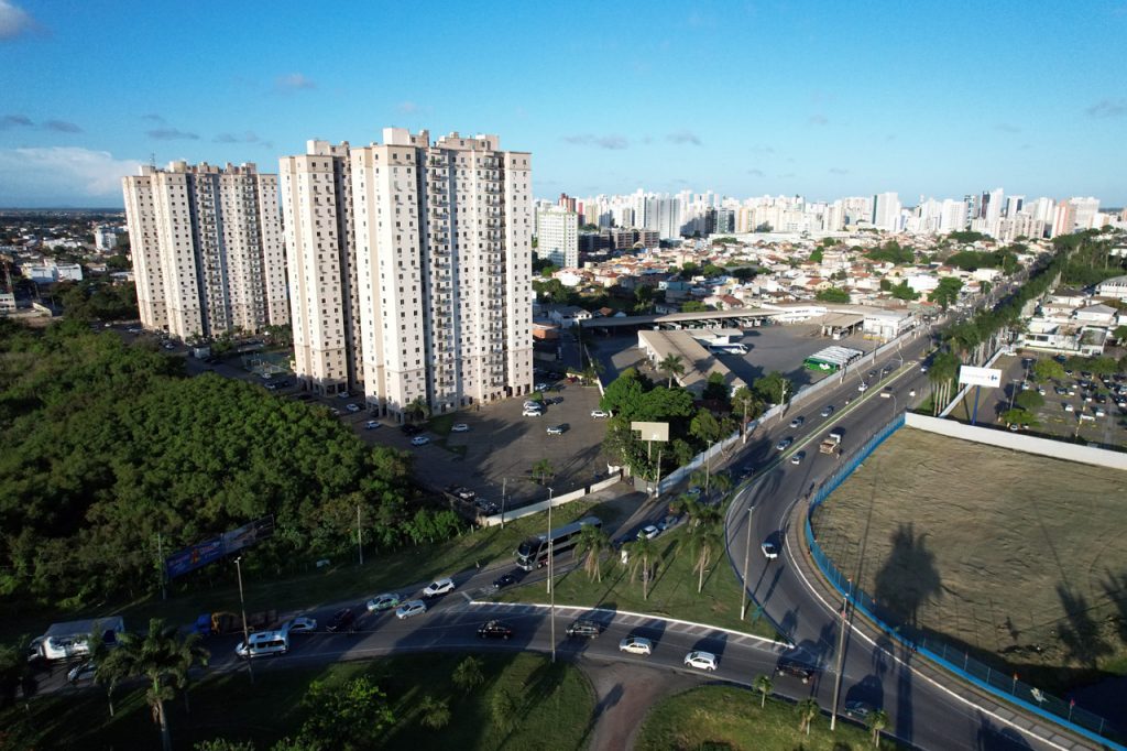 IFF sedia feira de empregos em Campos