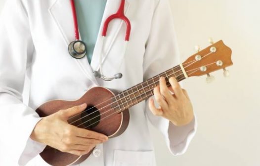 Búzios investe em musicoterapia em hospital