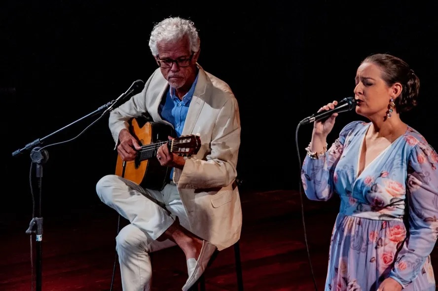 Maurício Maestro celebra carreira em show no Cariocando