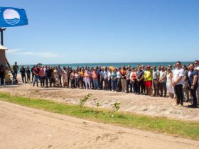 Praia em São Pedro da Aldeia recebe Bandeira Azul