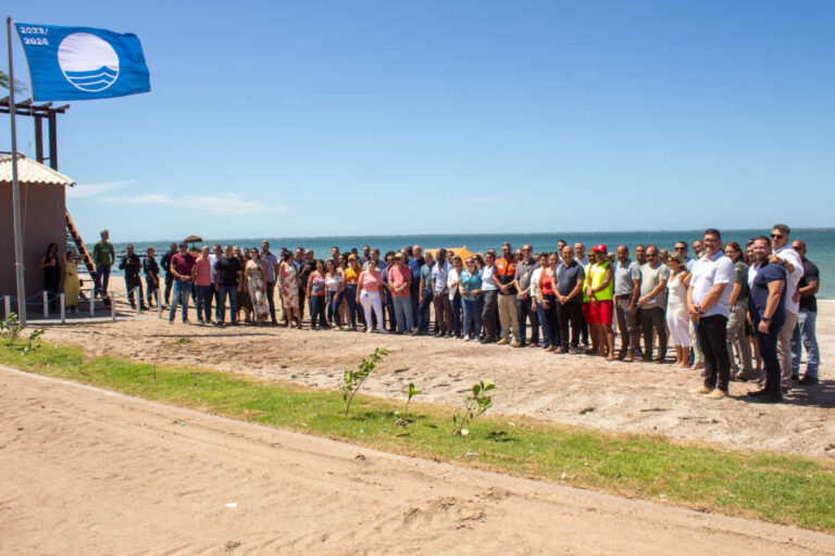 Praia em São Pedro da Aldeia recebe Bandeira Azul