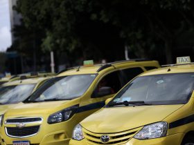 Táxis do Rio terão reajuste no próximo ano